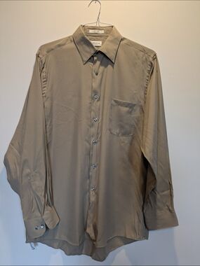 Van Heusen Men's Long-Sleeve Dress Shirt in Tan Size Large